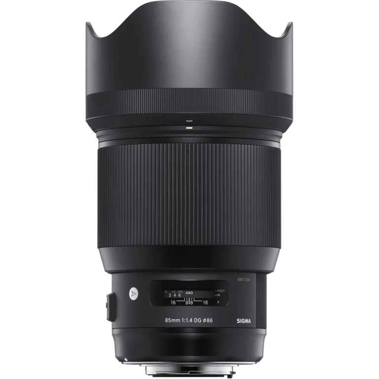 عدسة سيجما 85mm Art مستعملة بحالة جيدة جدًا بنسبة 80% بفتحة f/1.4 لتصوير البورتريه واللقطات الاحترافية