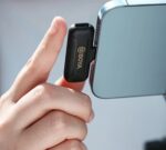 ⁦ميكروفون بويا WM3T2-D2 دبل لايتنينج – وايرلس مزدوج احترافي لأجهزة ايفون⁩ - الصورة ⁦2⁩